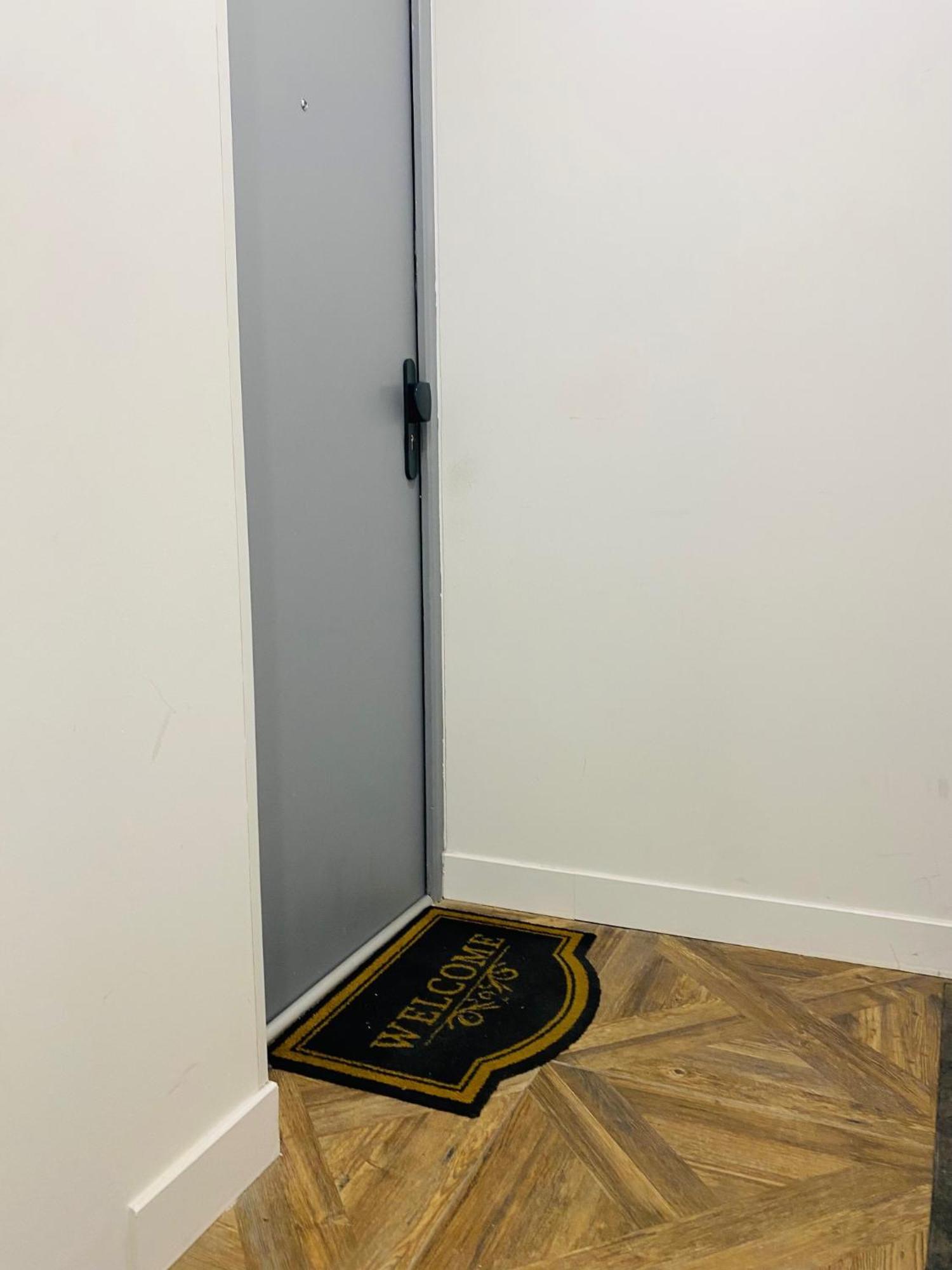 Douillet Et Coquet Appartement Climatise - Parking Prive Gratuit - Centre Montpellier Esterno foto