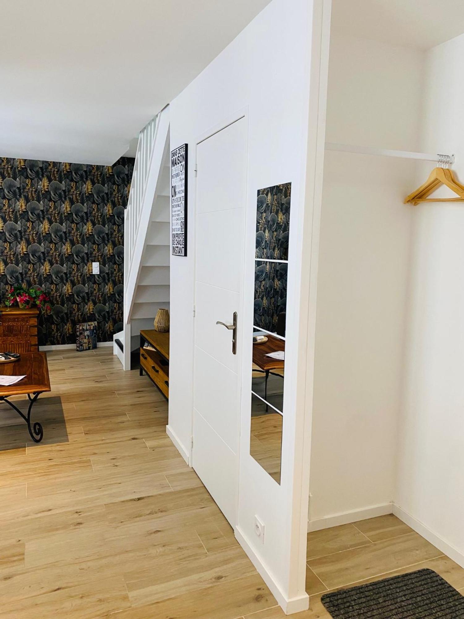 Douillet Et Coquet Appartement Climatise - Parking Prive Gratuit - Centre Montpellier Esterno foto